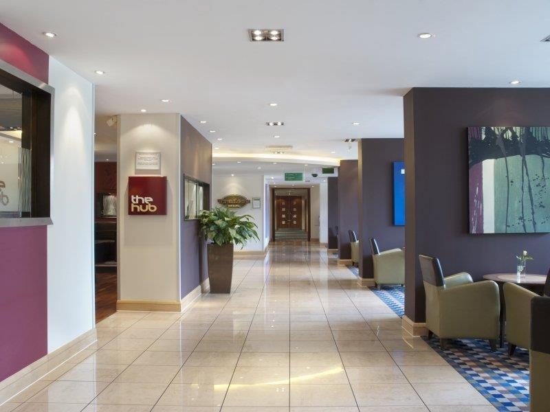 Holiday Inn London - Gatwick Airport, An Ihg Hotel Хорли Интерьер фото